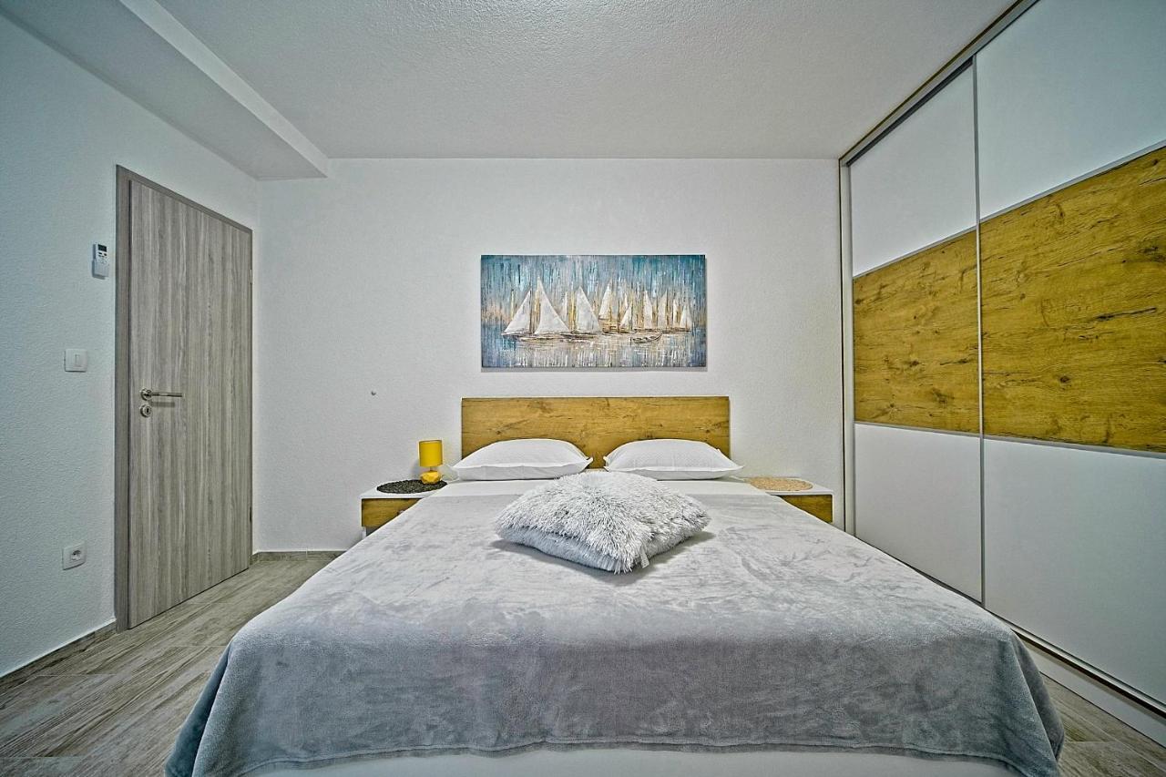 Luxury Apartment "Blue Diamond" Postira Extérieur photo